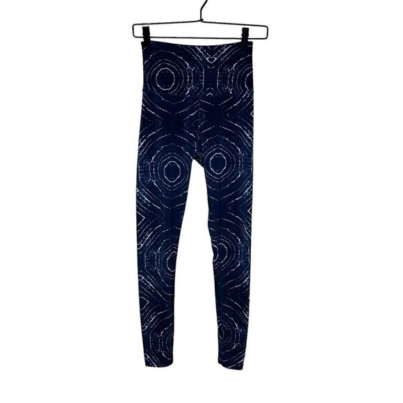 Beyond Yoga Pants - Beyond Yoga Woman size Small High-Wasted Lux Ripple Effect Sleek Leggings